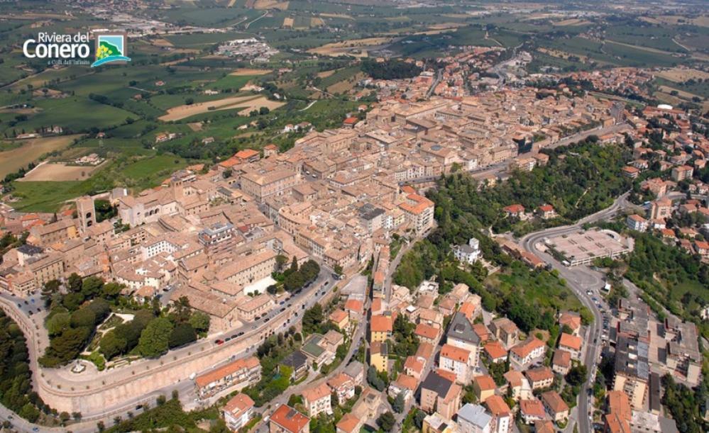 Osimo Nel Cuore Del Centro, Free Wi-Fi E Netflix Lägenhet Exteriör bild